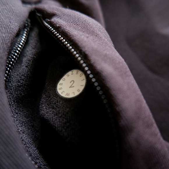 lululemon weather or not 1/2 zip / black / size 2 - Picture 5 of 6